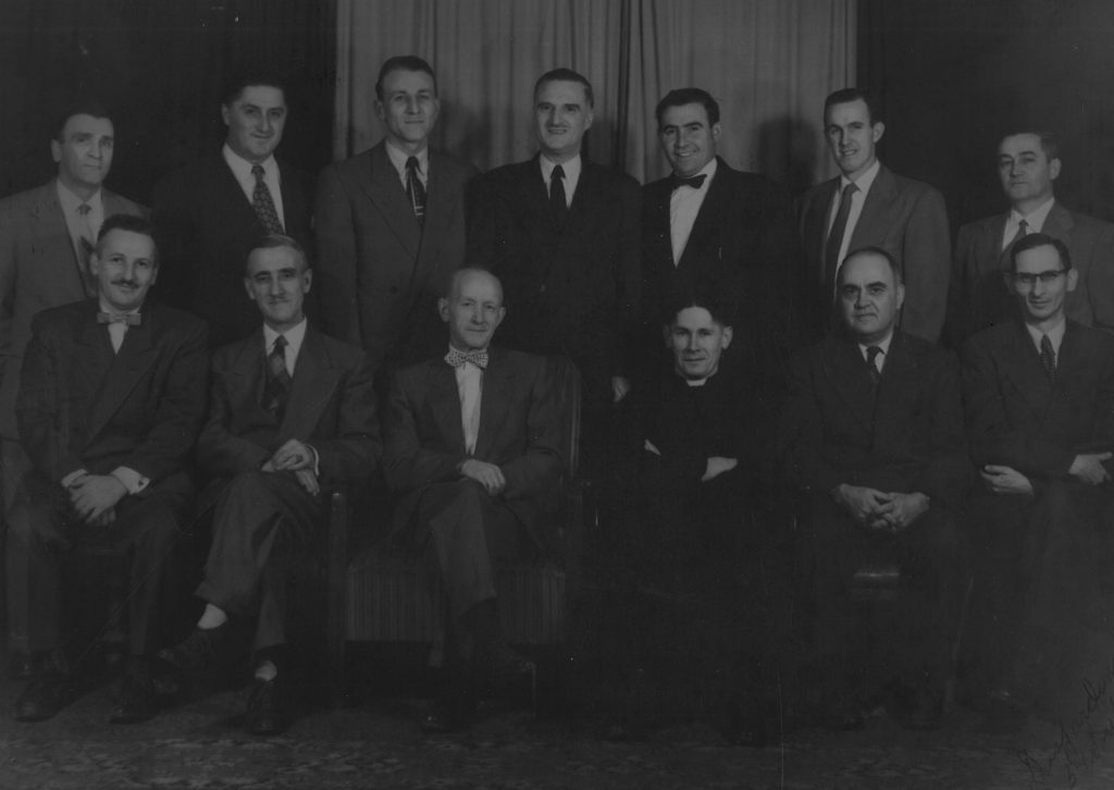 Groupe d'hommes de OTJ de Sorel en 1953.