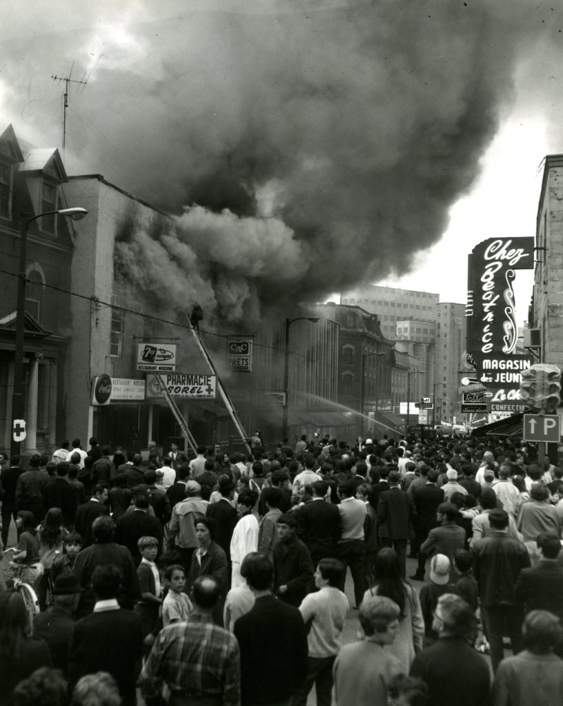 Incendie au centre-ville, 1968. SHPS, Fonds La Voix, P027, S11, SS6, SSS5, D2.