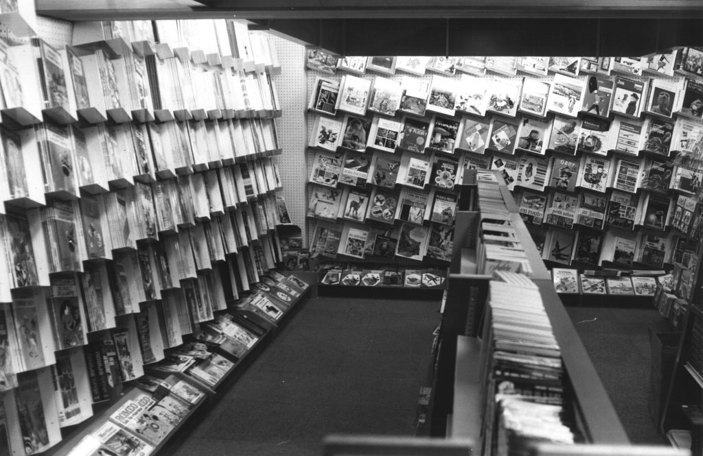 Intérieur de la librairie Wilkie en 1976, SHPS, Fonds La Voix, P027, S10 SS9, SSS5, D4.